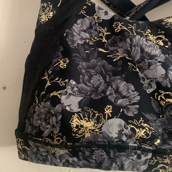 Torrid Plus Black Foil Floral Skull Print Lace Inlay Racerback Sports Bra SZ 1X - Picture 4 of 7